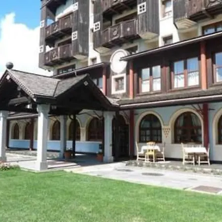 Hotel & Catturani 3*